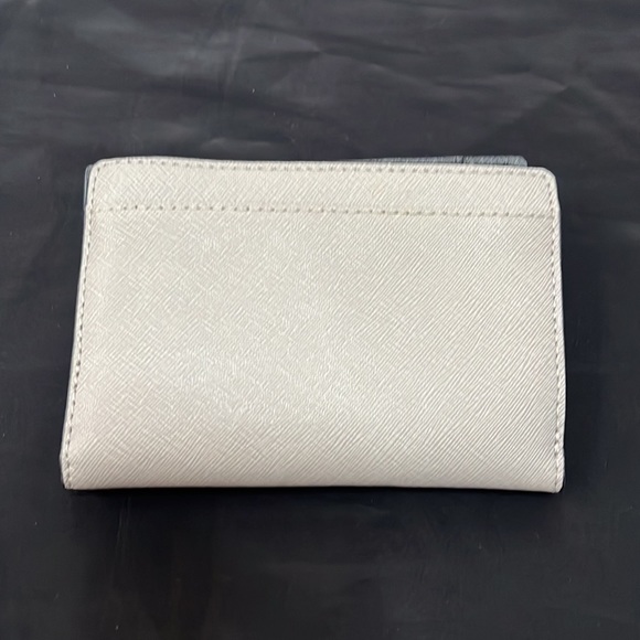 Michael Kors Wallet - Picture 2 of 13